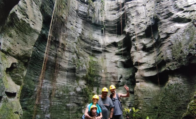 CAMINHADA PELO CIRCUITO LAPINHA